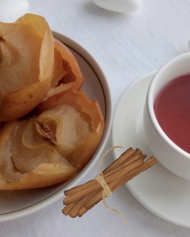 Печеные яблоки с корицей