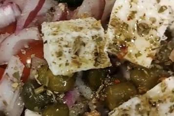 Салат греческий с сыром Сиртаки