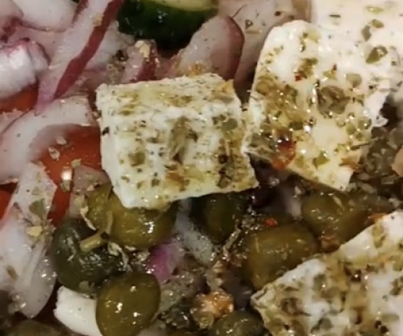Салат греческий с сыром Сиртаки